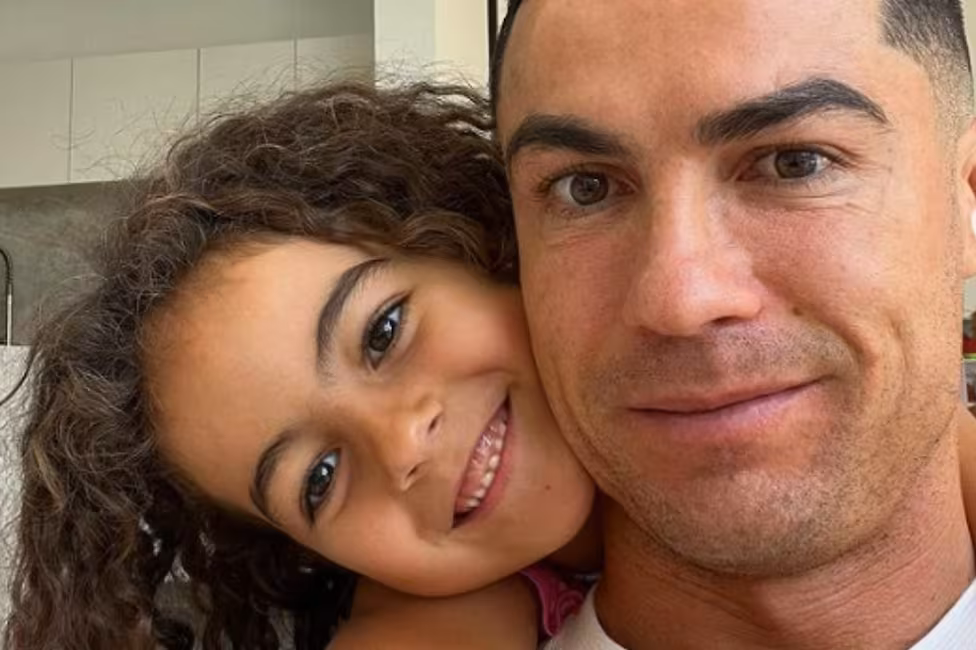 La hija de Cristiano Ronaldo roba miradas en redes