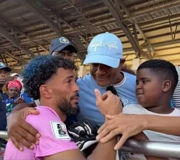 De h&eacute;roe inesperado del Mundial a fen&oacute;meno global: el arquero que fren&oacute; a Espa&ntilde;a y Argentina ahora decide su futuro
