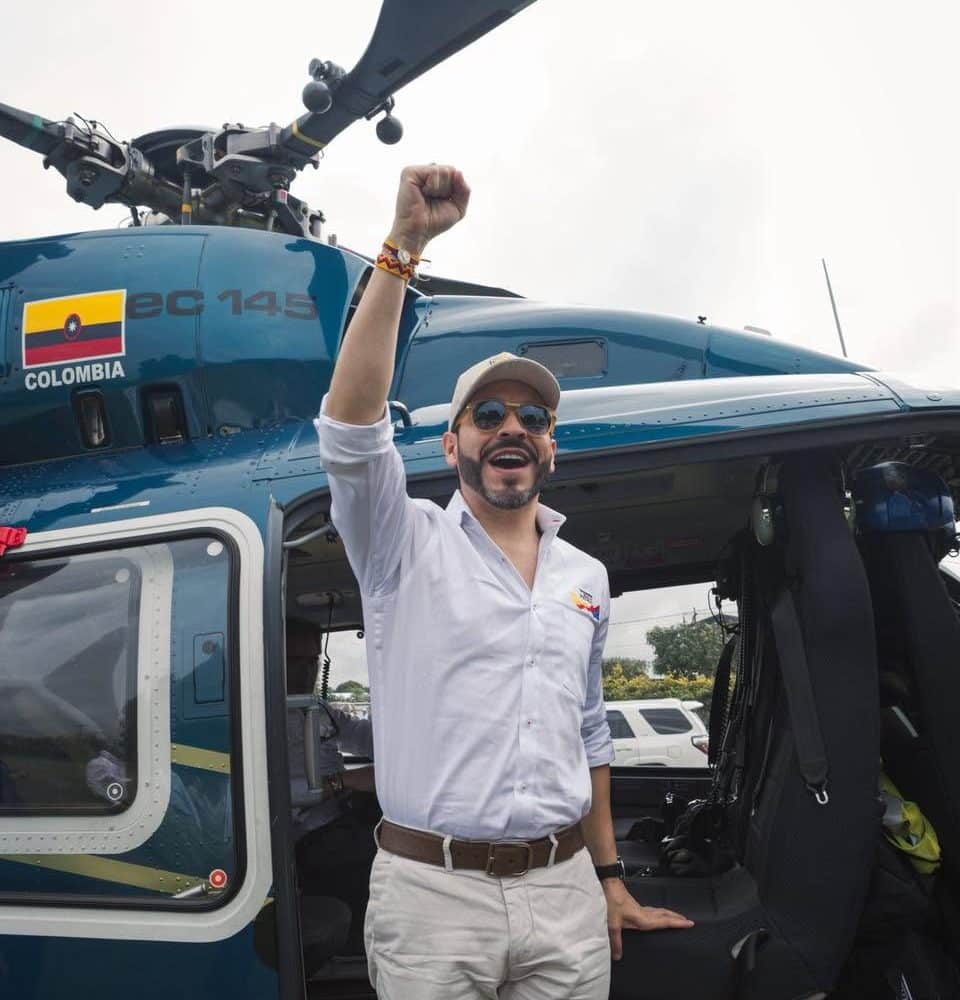 Abelardo de la Espriella tiende la mano al nuevo Congreso y pide respaldo para posesionarse en una guarnici&oacute;n militar