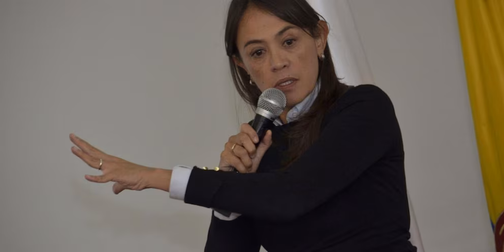 Cambio en los medios p&uacute;blicos: &Aacute;ngela Mar&iacute;a Mora llega en reemplazo de Hollman Morris