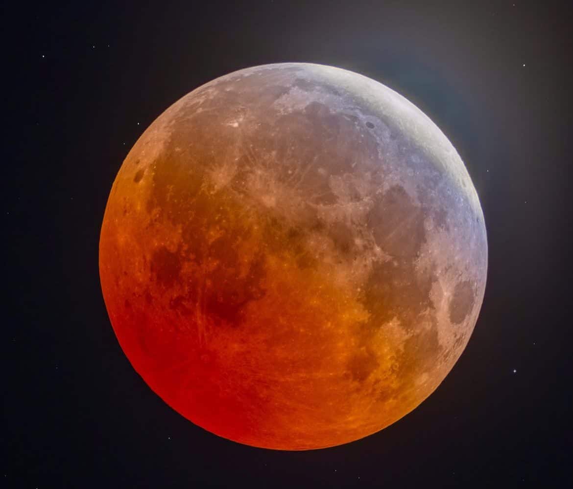 La Luna cambi&oacute; de aspecto y sorprendi&oacute; a Colombia: as&iacute; se vivi&oacute; el eclipse que oscureci&oacute; el cielo